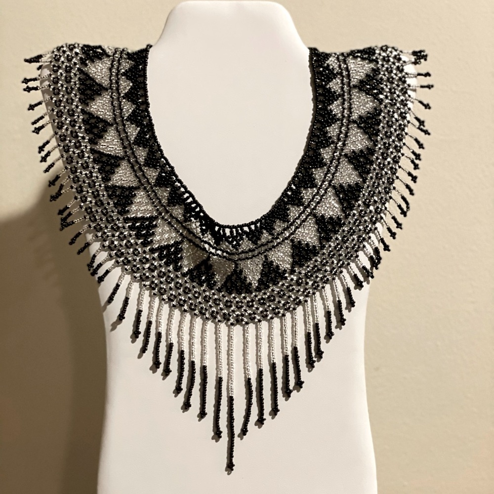 Huichol necklace! 🤍🖤